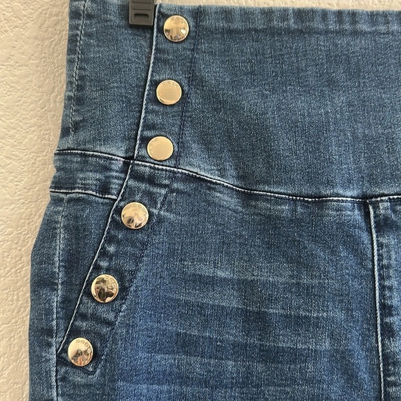 Bebe HIGH WAIST STRAIGHT LEG JEANS - Picture 7 of 11
